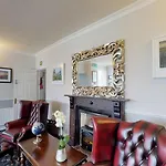 Milltown House 5* דינגל